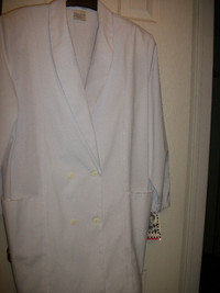 NEW SIMON CHAN  3/4 lenght classy lab coat