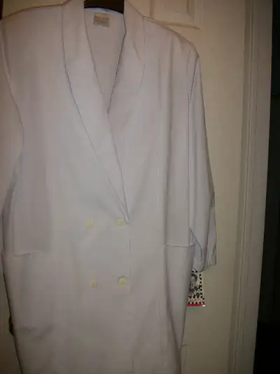 New, designer Simon Chan 3/4 length medical/esthetician lab coat. Classy design. New, labels still a...