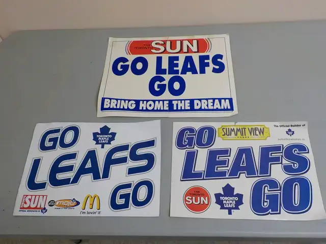 Three Go Leafs Signs64634280301185120