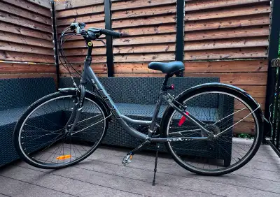 Vélo en excellent état à vendre, View more