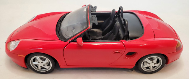 1:18 Diecast 1996 Porsche Boxster Cabriolet Red UT Models in Arts & Collectibles in Kawartha Lakes - Image 2