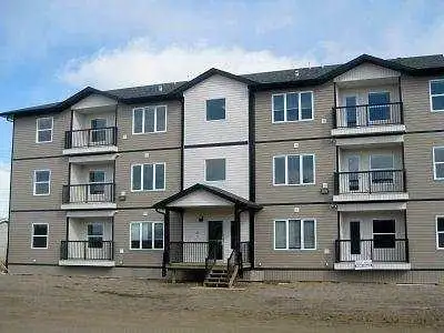 Vermilion unfurnished condo for rent. 2 beds and 1 bath Washer and dryer. Gas heat Upper floor of bu...