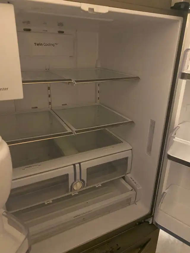 Fridge+-+Refrigerator in Refrigerators in City of Halifax - Image 3