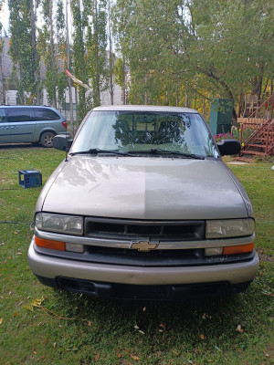 2002 Chevrolet S-10 LS