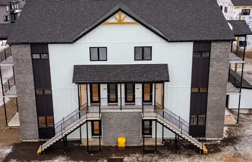 St-Isidore Beauce, logements Style Condo, Neuf 5 1/2 disponible, Pour Aout 2025 . Réservez-maintenan...