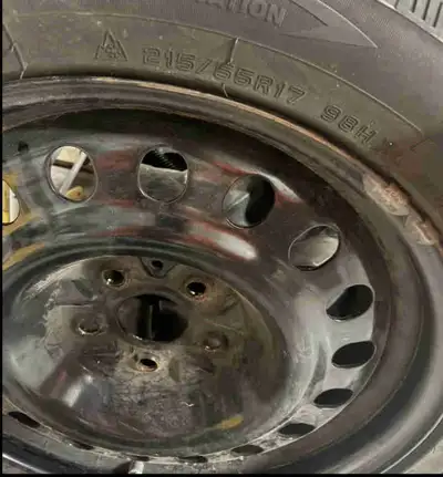 Set of 4 steel wheels with 80% tread life remaining. Bolt pattern: 5x114.3mm 6478652440