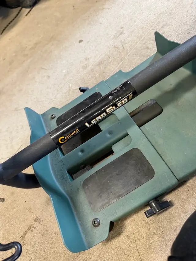 Caldwell Lead Sled Shooting Rest + Caldwell Shooting Bags in Fishing, Camping & Outdoors in Ottawa - Image 4