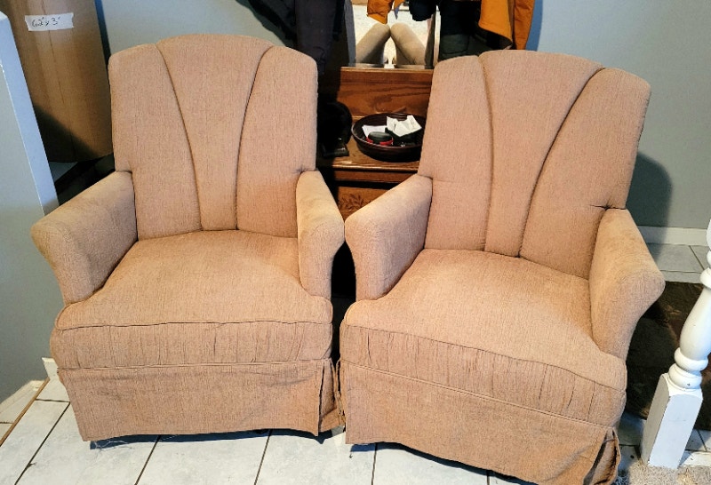 Swivel Rocking Chairs, (not recliners) Chairs & Recliners Calgary