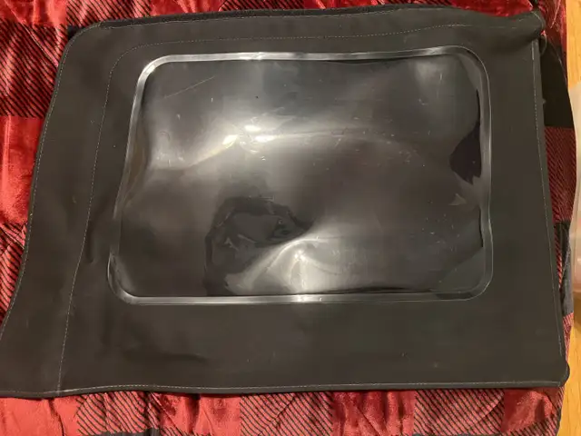 jeep wrangler jk soft top windows and rails in Other Parts & Accessories in Brantford - Image 4