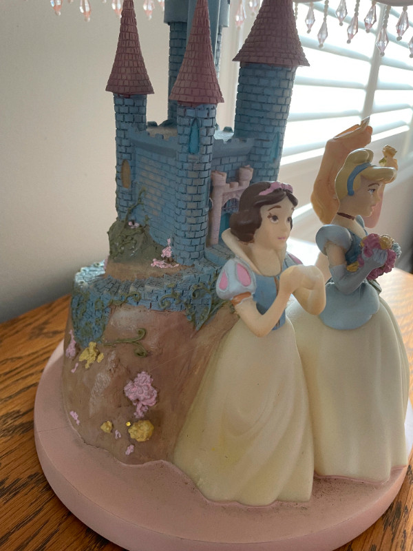 DISNEY PRINCESS LAMP in Home Décor & Accents in Mississauga / Peel Region - Image 3
