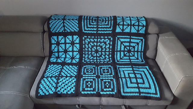 Blue and Black Blanket; Target; Criss Cross in Home Décor & Accents in North Bay - Image 3