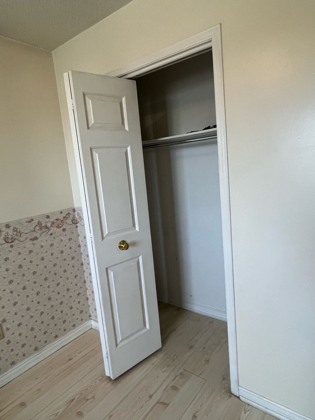 Furnished Private Room Available for Rent in Room Rentals & Roommates in Mississauga / Peel Region - Image 4