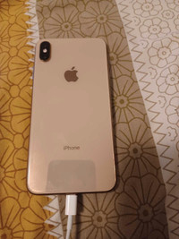 IPhone Xs Max Gold 64gb with 82% Battery  Health 