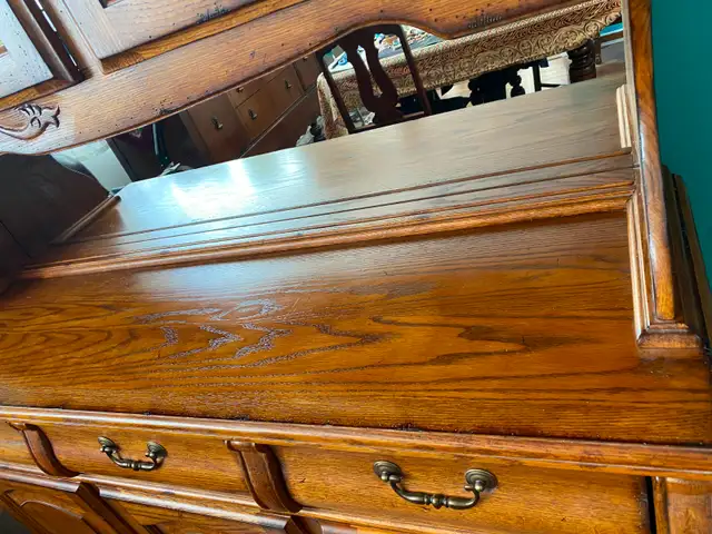 For Sale - Dining room Hutch/display cabinet in Hutches & Display Cabinets in Thunder Bay - Image 7