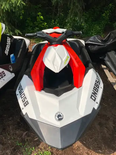 Seadoo Spark like new 60hp can be changed to 90 or 110hp 80hrs If add up is available
