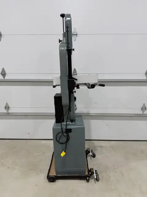 PROFESSIONAL BANDSAW in Other in Barrie - Image 3