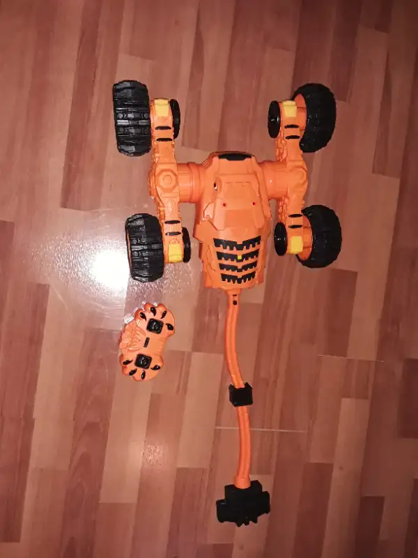 remote control "Tiger" climber in Toys & Games in Hamilton - Image 4