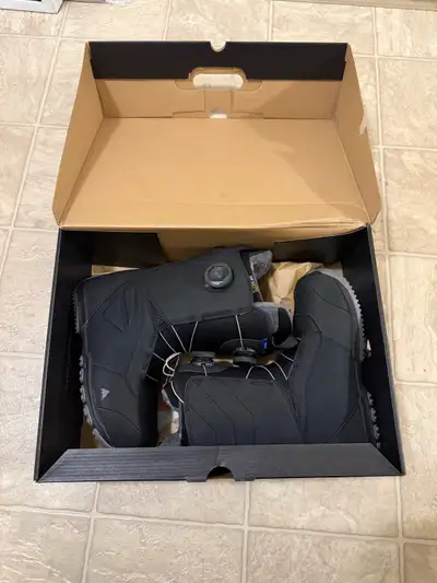Burton Ruler Boa men’s snowboard boots 2019/20 (size 8) have never been worn or used brand new and s...