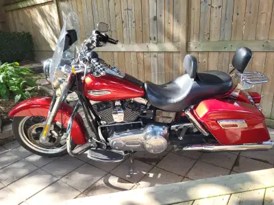 2012 Red HD Switchback, Vance & Hynes exhaust, security system, Garmin Zumo GPS, Engine guard