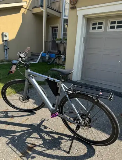 Lightweight Electric Pedal Assist Commuter Bike MINT!, View more