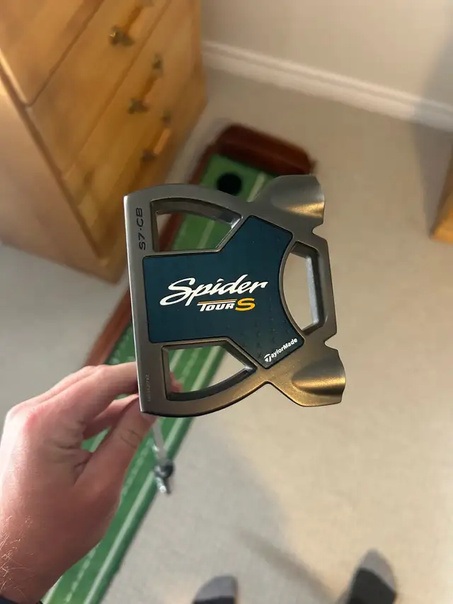 Taylormade Spider CB Left Handed Putter 35.5” in Golf in Ottawa - Image 3