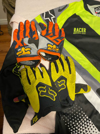 Dirt bike jersey and gloves 