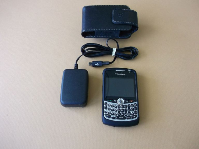 Blackberry Cellphone,8330,+adapter and case,Battery,Card in Cell Phones in City of Toronto - Image 4