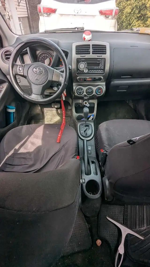 Scion xD451655412010854400