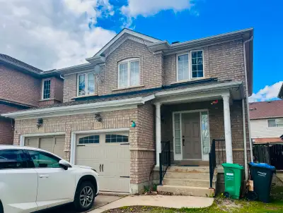 Beautiful fully detached 3-bedroom/2.5 bath home (main and upper floor).clean house with hardwood Fl...