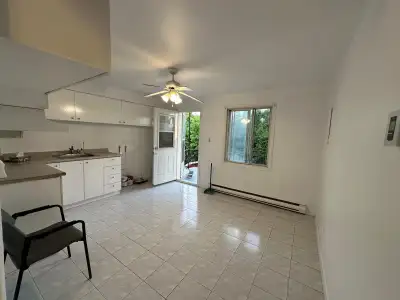 3 beds 1 bath appartment for rent