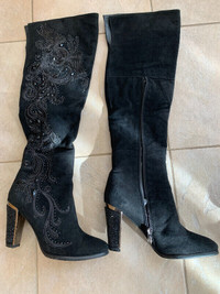 Women’s winter boots size 9