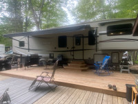 Fifth Wheel trailer 2 Sheds and a Bunkie