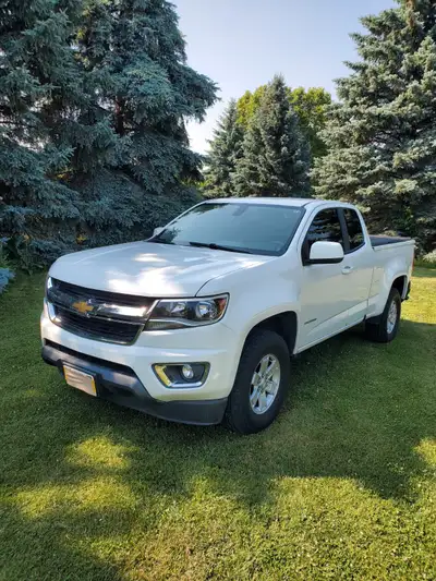 2.5 engine, automatic transmission, power windows, seat and doorlocks, remote entry, cruise control,...