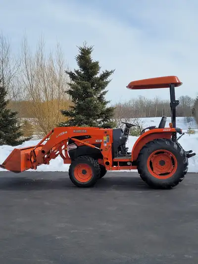 2008 Kubota, model# L3240HST with LA724 Quick attach loader. Has 1350 hours, bought brand new in 200...