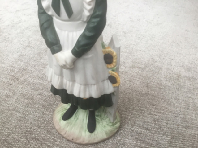 COALPORT FIGURINE ANNE OF GREEN GABLES in Arts & Collectibles in Mississauga / Peel Region - Image 4