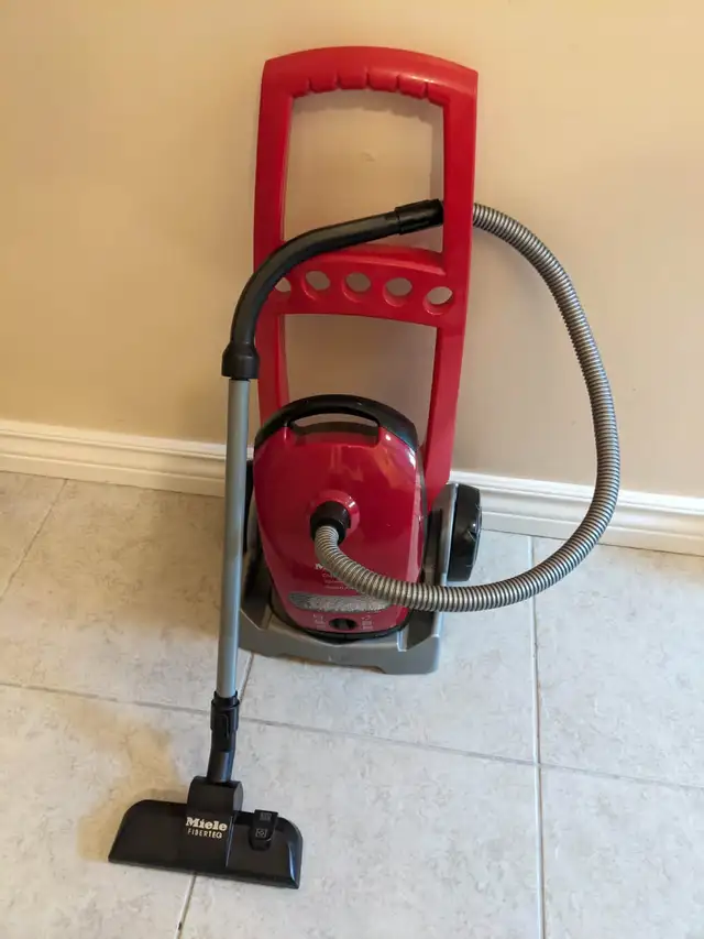 Theo Klein MIELE Toy Canister Vacuum in Toys & Games in City of Toronto - Image 3