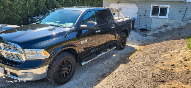 Mint condition 2017 Dodge eco diesel Lariat in Cars & Trucks in Vernon - Image 4