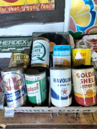 Vintage oil quart cans