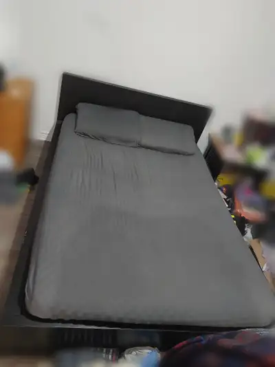 Lit double usagé à vendre, View more