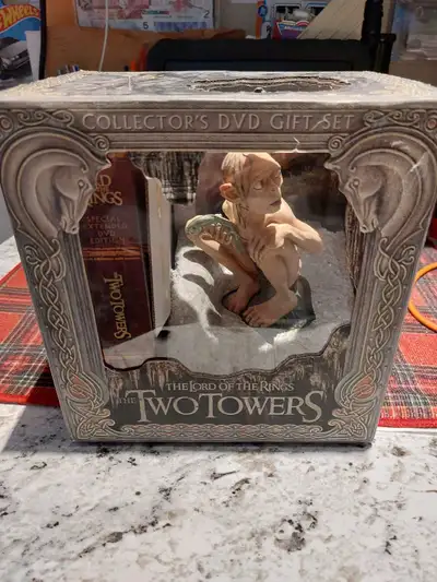 Relive the magic of Middle-earth with The Lord Of The Rings: The Two Towers Collector's DVD Gift Set...