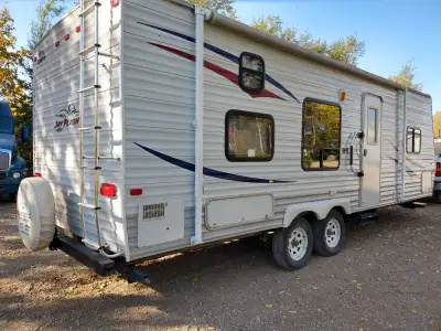 26 foot. 2 owners.. both owners kept in heated storage when not in use. Everything works as it shoul...
