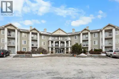 Pinecliff Grove NE building condo rental. This is a 55+ age condo building. The unit comes fully fur...