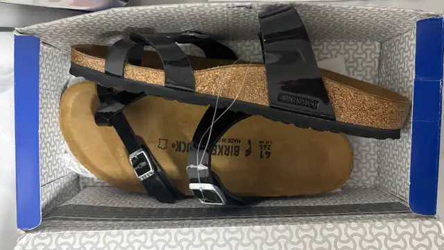 Birkenstock sandles in Women's - Shoes in Lloydminster - Image 2