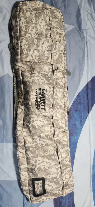Minelab Equinox metal detecting package (like new), View more