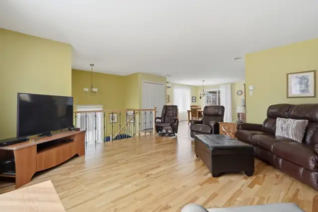 Jumelé paisible à Lévis – cour intime sans voisin arrière in Long Term Rentals in Lévis - Image 3