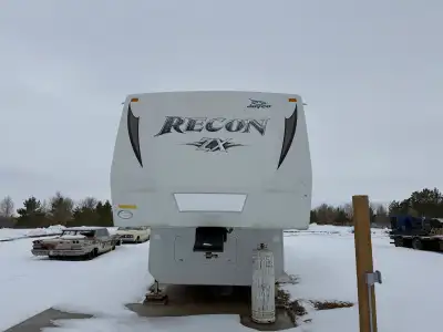 I'm selling a 2011 Jayco Recon ZX 39A, a versatile toy hauler with a spacious interior, designed for...