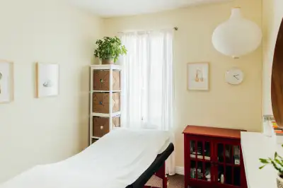 Vous êtes un massothérapeute , ostéopathe ou acupuncteur qui cherchez un local au cœur du Plateau Mo...