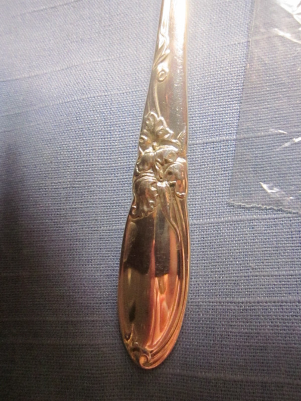 WHITE ORCHID cutlery set for 12 in Arts & Collectibles in Summerside
