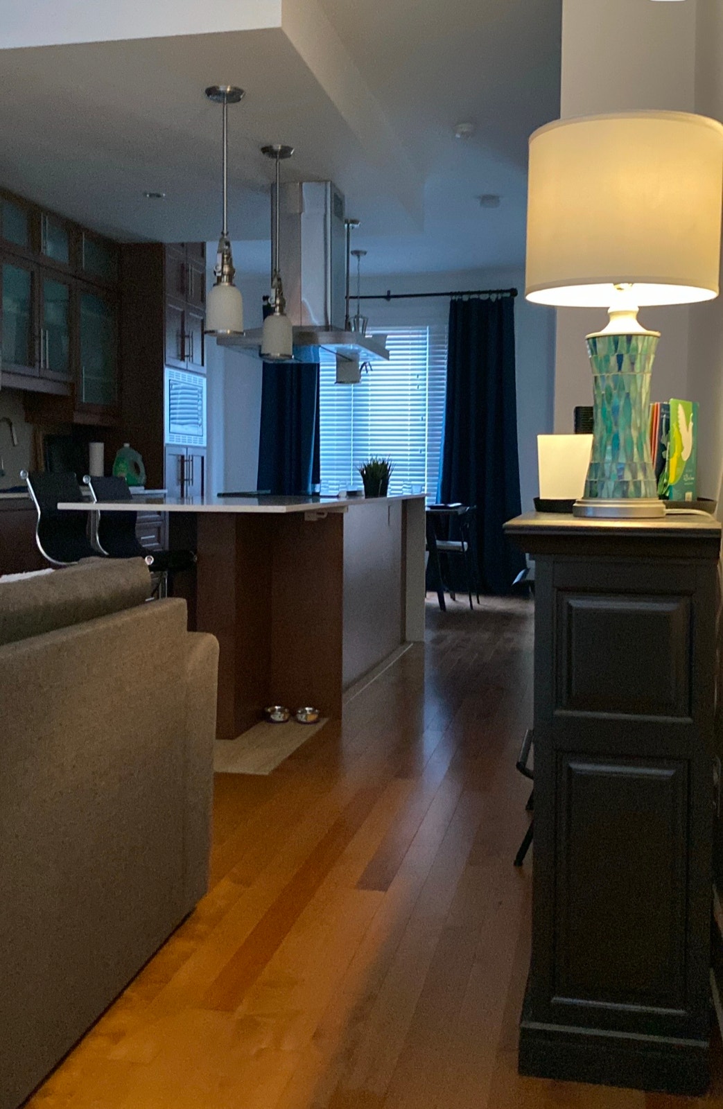 Room for rent / Shared accommodations in a house / West Island — photo 1