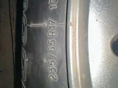 Pneus hiver 235/65 R17. (4) Sur mags 114.3. Dodge. Presque neuf 350 $
